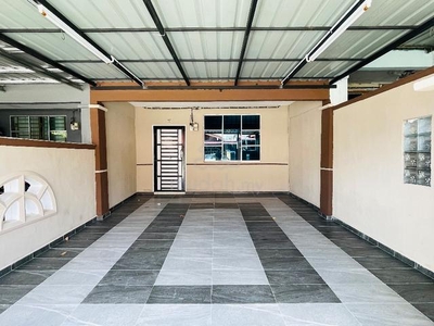 4 bilik full loan harg murah siap renovasi Kitchen extended Rm40k save