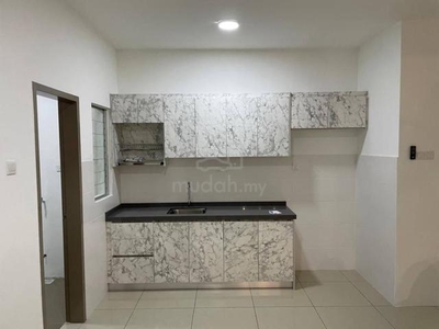 4 ROOMS | Platinum Splendor Condominium With Kitchen Cabinet