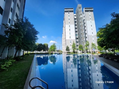 Apartment at Setia Alam with swimming pool Below Market for sale
