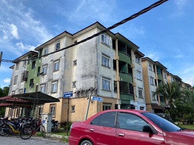 Apartment Taman Langat murni block bb tingkat 2 900sf,