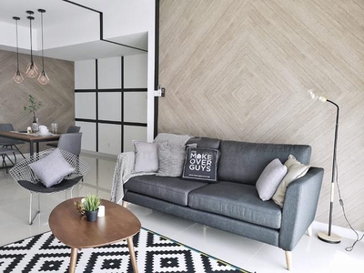 Bora Residence / Danga Bay/ Nearby CIQ / 2 beds / Airbnb Design