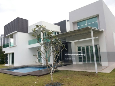 East Ledang Bungalow with pool