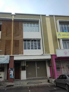 Facing main Road Ground Floor shop TMN Sierra Perdana for rent