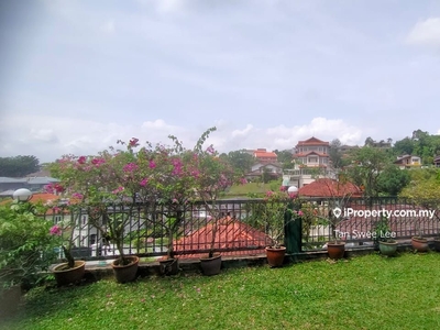 Freehold bungalow at higher ground with great view
