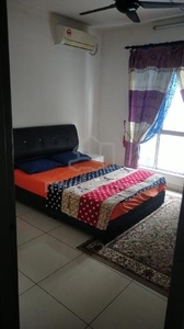 Fully furnished Master/Common/Single room at condo in Tampoi