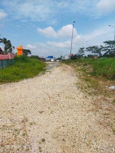 Land beside Pasir Gudang highway