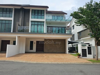 Luxurious Living Lifestyles 3 Storey Semi D For Sales With Home Lift