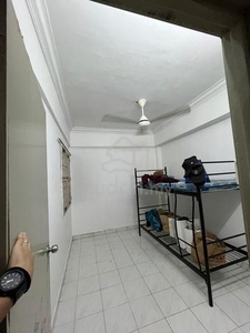 Middle Room Brunsfield Riverview, Seksyen 13, Shah Alam
