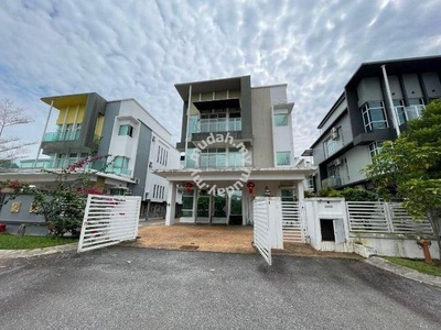 [Move In] 3 Storey Bungalow House, Hills Residence Bandar Country Home