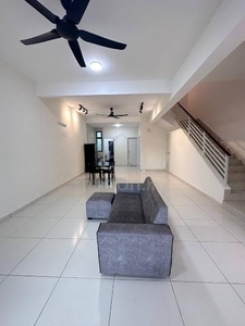 Move In Condition Fully Furnished Very Spacious @ Danga Sutera