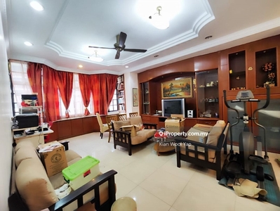 Putra Indah Condominium Partial Furnished For Sale