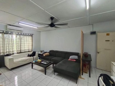 Saujana Apartment @ Damansara Damai