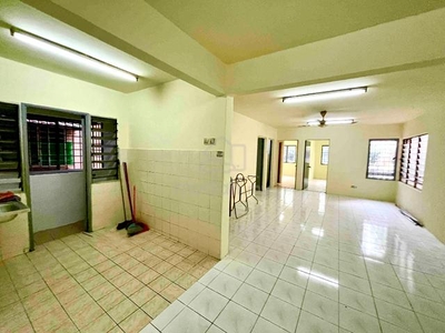 Saujana apartment, damansara damai, level 1, 1 carpark,tiles floor