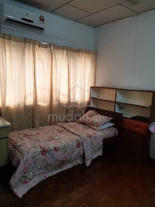 Taman Taynton View Room for Rent