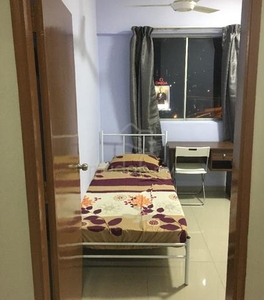 Vista Angkasa Medium Room For Rent - Male (inclusive of utilities)