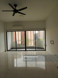 Well maintained unit & walking distance to Bangsar LRT station.