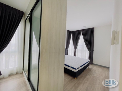 Master room for rent at United Point Residence with private bathroom