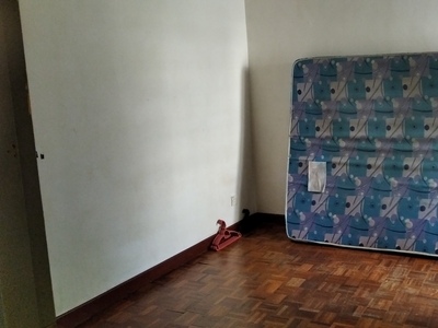Middle Room at Taman Sri Serdang, Seri Kembangan