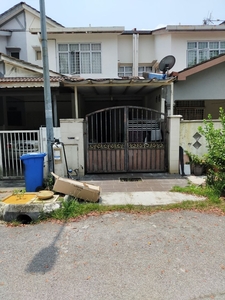 Ground Floor, Town House, Taman Puncak Perdana, Seksyen U10, Shah Alam for sale