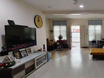 Well-Maintained 2-Storey Link House @ Pandan Indah For Rent