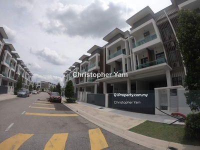 Reflexion Puchong Pool Villa 3 storey house for Sale