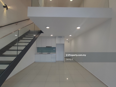 High floor with nice KL view, walking distance to MRT
