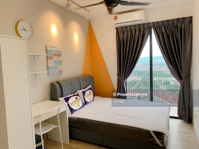 Middle room Malaysian female only move in asap