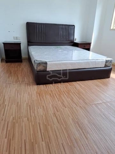 Only For Female Master Bedroom Attached Own Bathroom MRT Monorail
