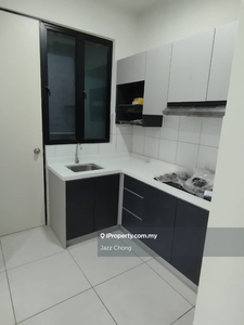 Partial Furnished, 2r2b 1 carpark, Walking distance to MRT
