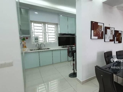 Reflection Condo low density fully renovated furnished airport view