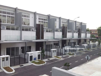Renovated 2.5 Storey Terrace @Quartz Villa, Bandar Mahkota Cheras