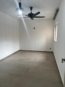 RENOVATED Apt 2 bilik Seksyen 8 Shah Alam