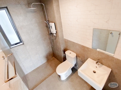 Suite eNESTa Kepong Master Bedroom Near MRT Jinjang【Free water, wifi, cleaning, utilities】