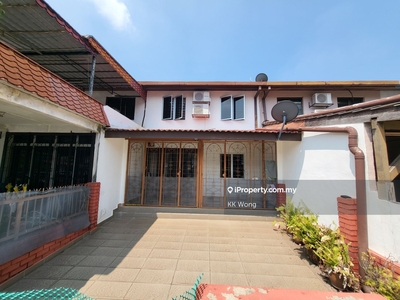 Unique & Well-Maintain Double Storey Terrace House for Sell !!