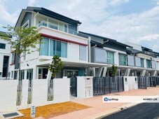 6 rooms, 3 storey link house from 1.35m only!