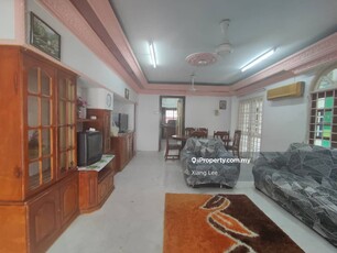 Double Storey Corner House @ Ampang Partly Furnished For Rent