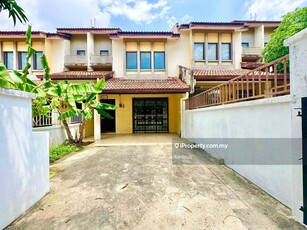 Extended house with 4 bathrooms & 4 beds