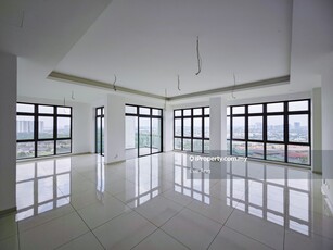 Luxurious Penthouse With Onsen Spa At Johor Bahru For Sale