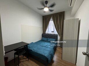 M Vertica Medium room for rent