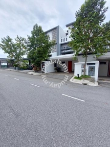 [Freehold] Seremban 2 triple storey house for sale