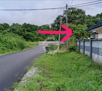 Roadside CL Land At 7 miles Kuching