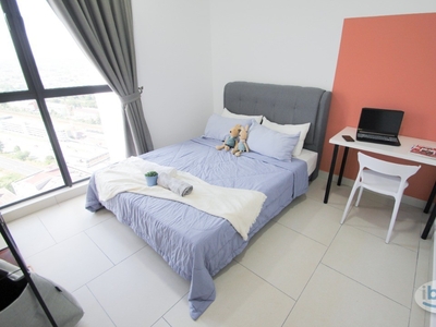 [UPM students look here] Middle room with Window & AirCond at Astetica Residence, Seri Kembangan