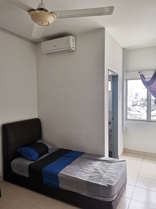4 rooms fully furnished suitable for UPM students very nice condition