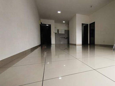 cheap 3 room aircond big house facing pool very good condition must view