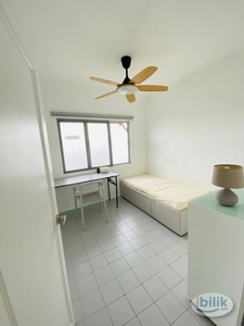 Cozy room, 330 only. Kinrara. Newly Renovated Unit.