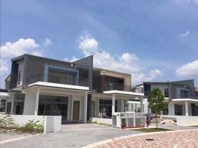 D'Island Residence Puchong Super Link Double Storey Super Large Brand New Never Stay