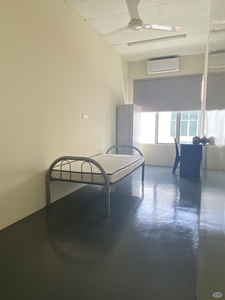 Fully Furnished Single Room nearby Help Uni Subang Bestari, Subang 2
