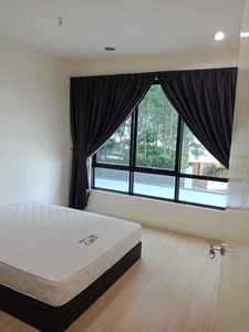 Impiana East Ledang Fully Furnished Facing swimming pool for Sale