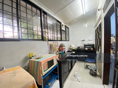 Johor Jaya Single Storey With Mezzanine Floor For Sale!