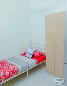 Middle Room at Blok E, Mentari Court 2, Bandar Sunway